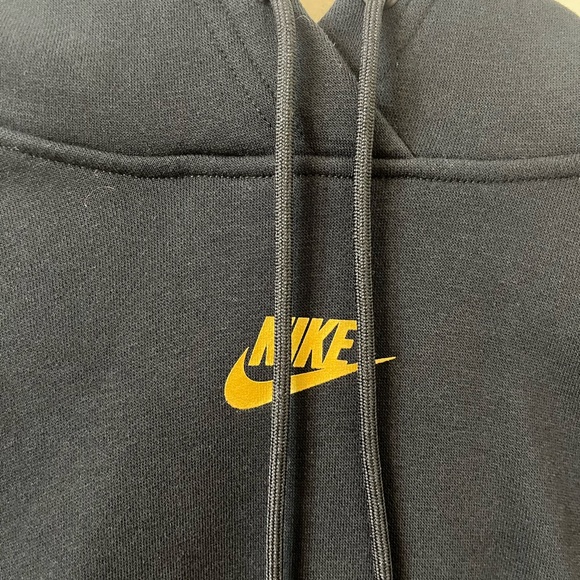 Black/Gold Nike Pullover Hoodie worn once - Picture 4 of 5